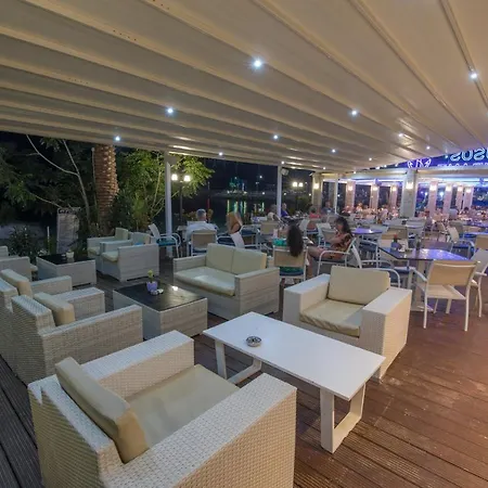 Hotel de apartamente Karousos Ayia Napa