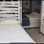 Karousos Apartmanhotel Ajía Nápa