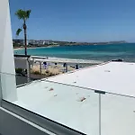 Karousos Apartmanhotel 4*