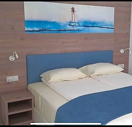 Karousos Aparthotel