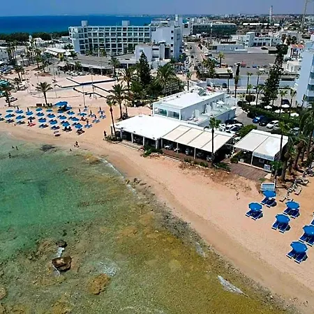Aparthotel Karousos