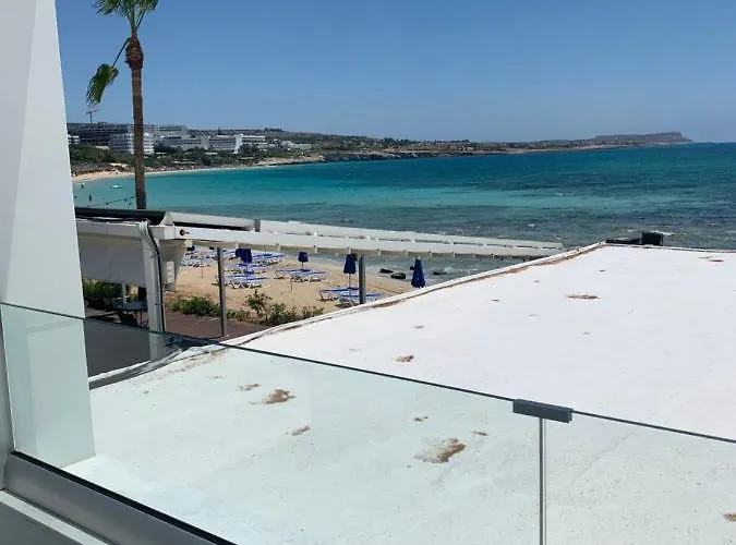 Karousos Aparthotel 4*