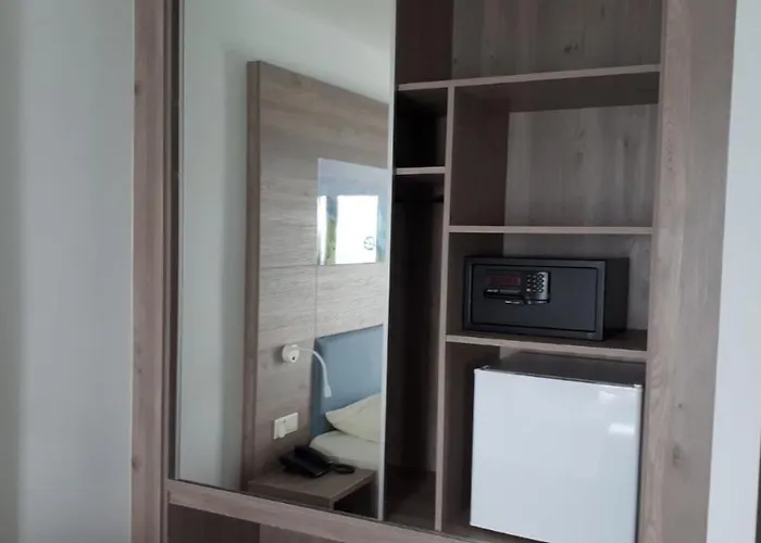 Karousos Aparthotel Ayia Napa